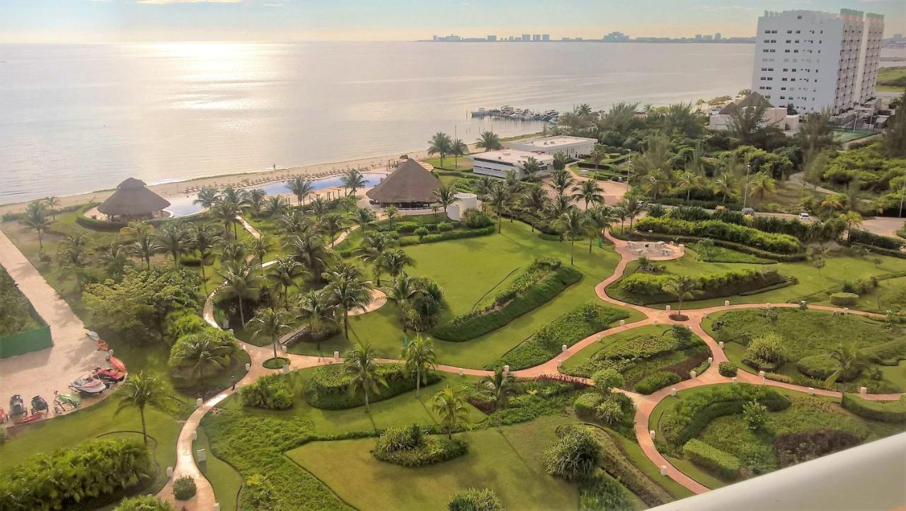 Апартаменты Swim The Caribbean & Work With A View Канкун Экстерьер фото